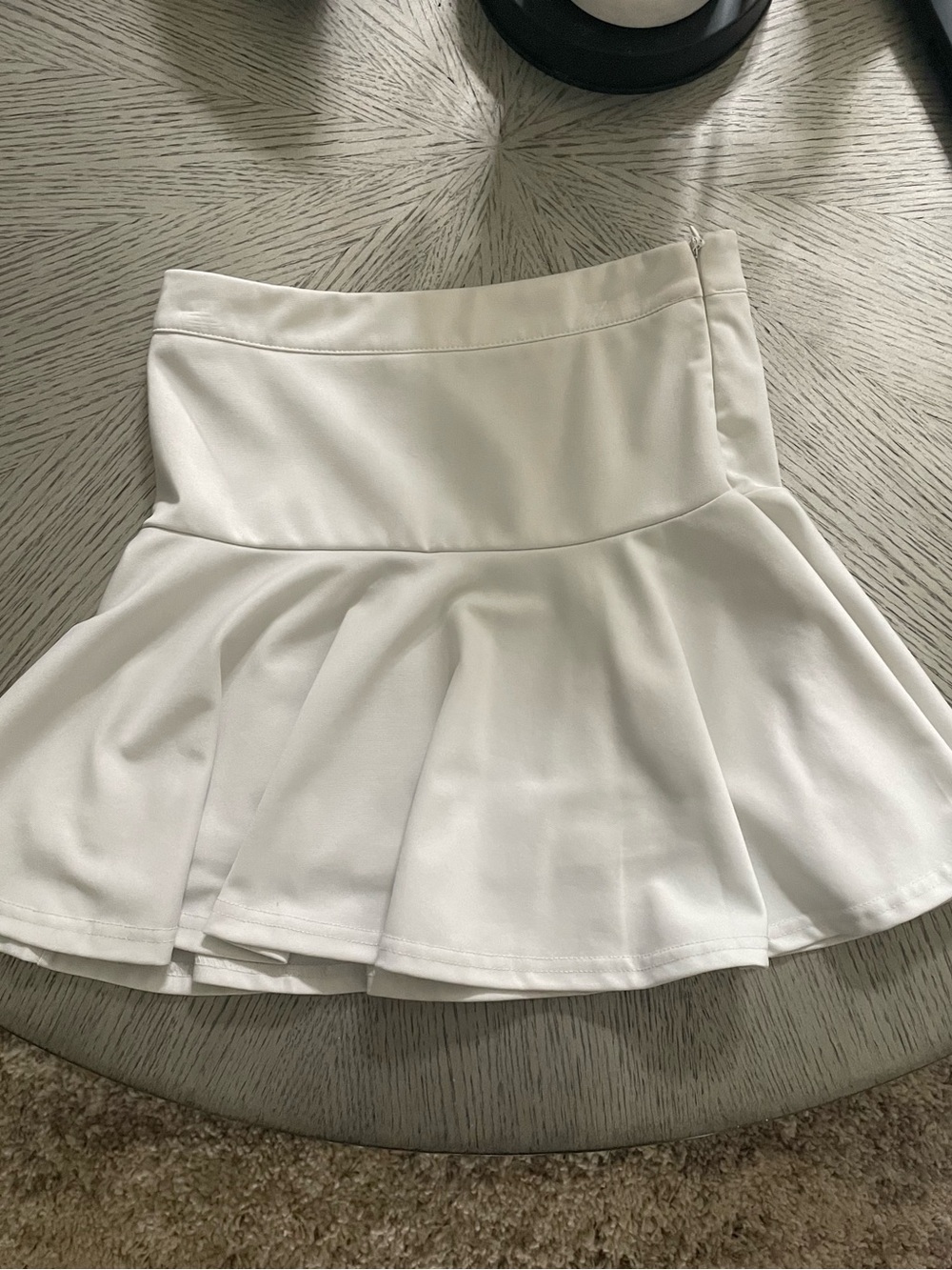 SHEIN White Circle Skater Mini Skirt